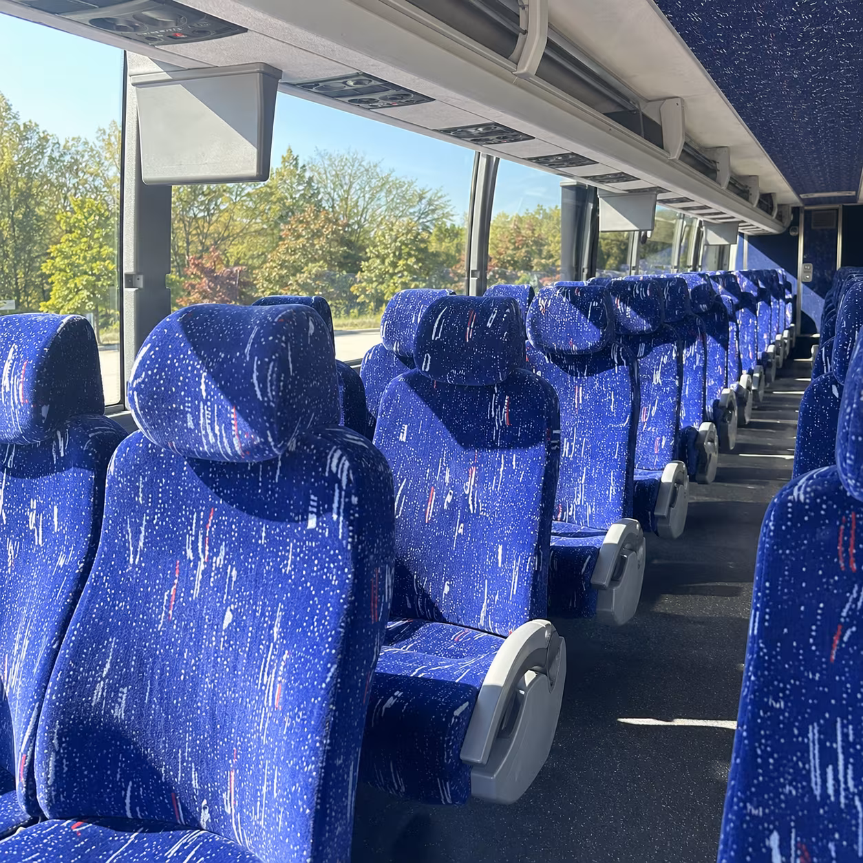 farmington hills bus rentals