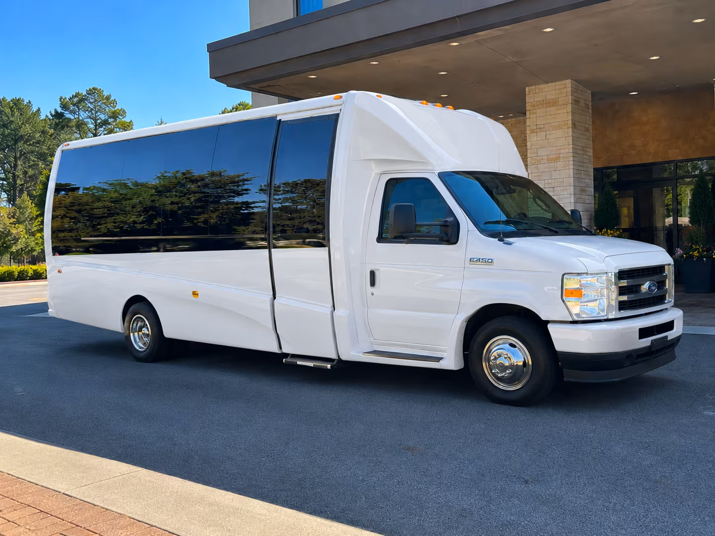 royal oak group business travel made easy with royal oak charter buses