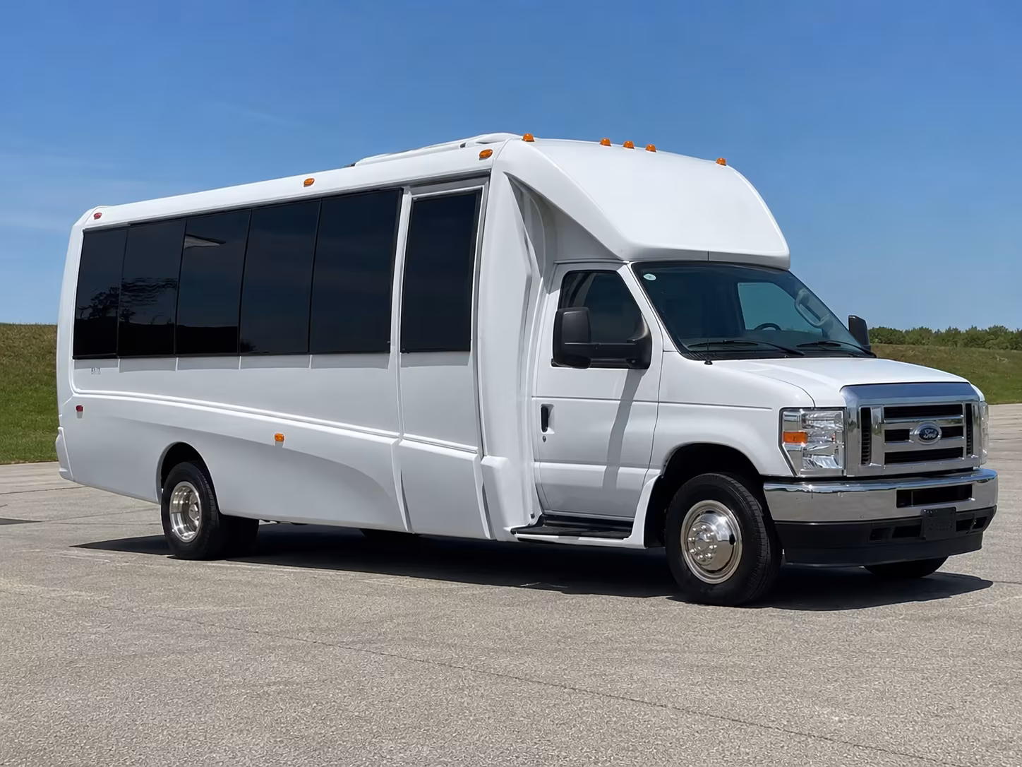 royal oak make prom night memorable with royal oak prom bus rentals