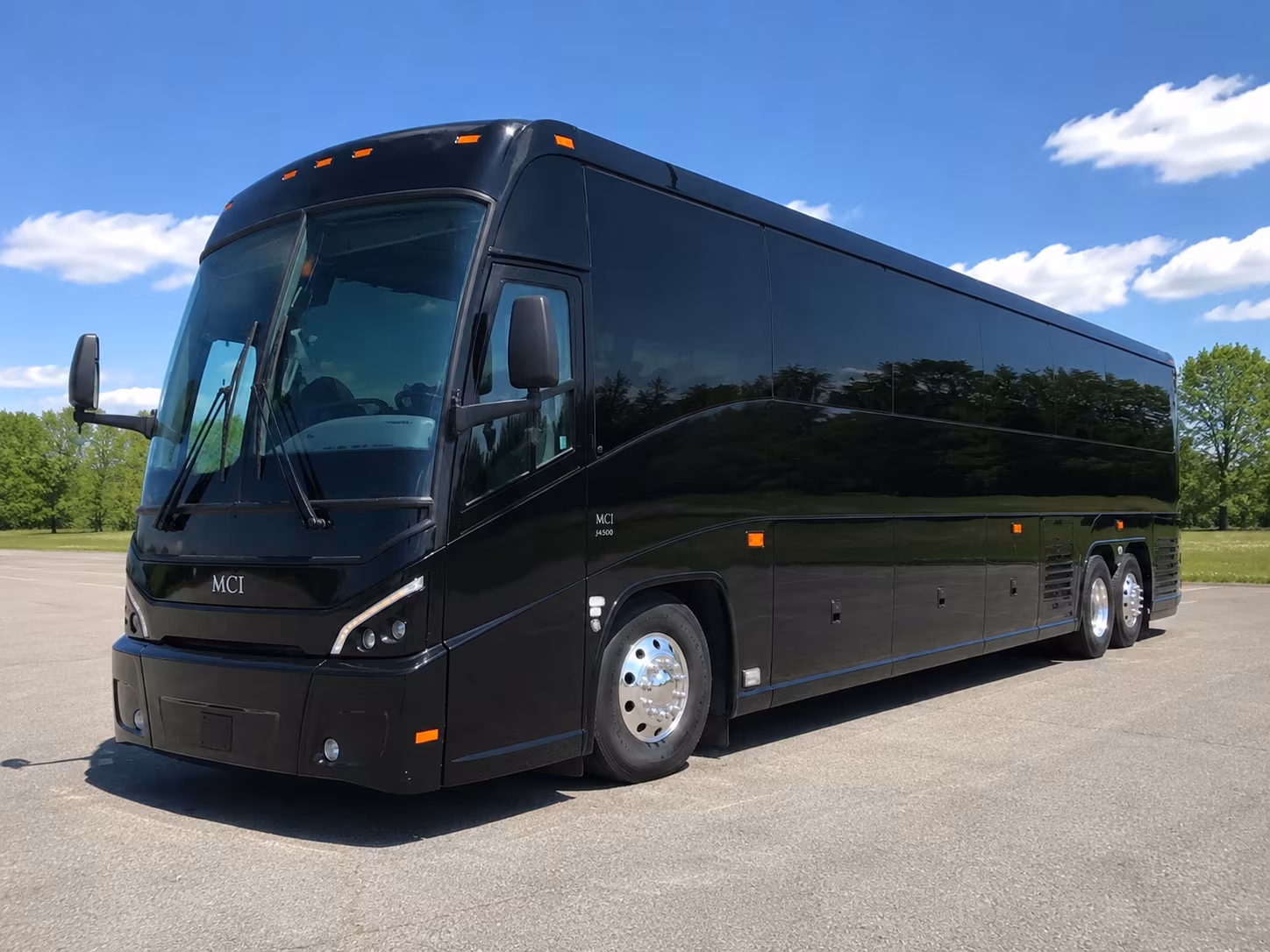 warren short and long distance charter bus rentals for warren school groups